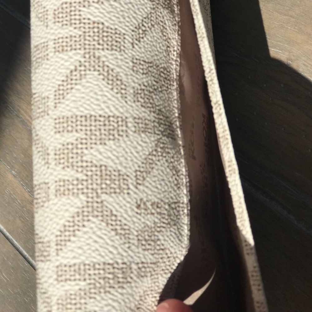 LAST ONE! Michael Kors Callie Vanilla Gold Wallet - Picture 2 of 4